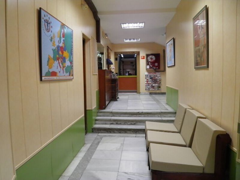 Nuria Hostal - Madrid, Madrid
